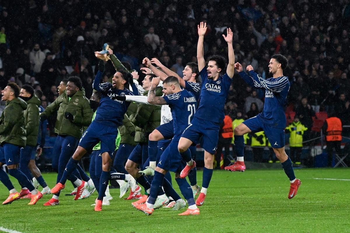 曼城客场击败对手，晋级下一轮