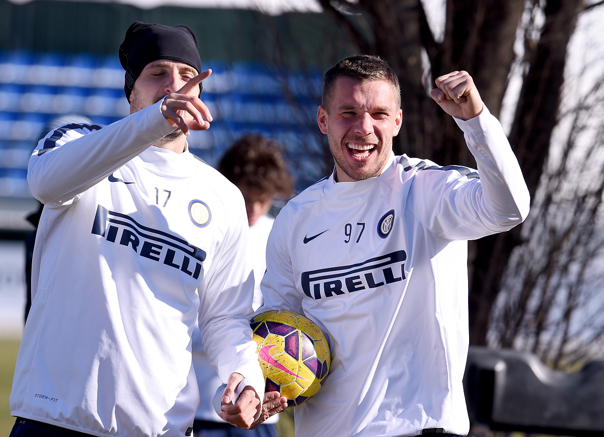 热议话题！体育巨星再添辉煌战绩的简单介绍