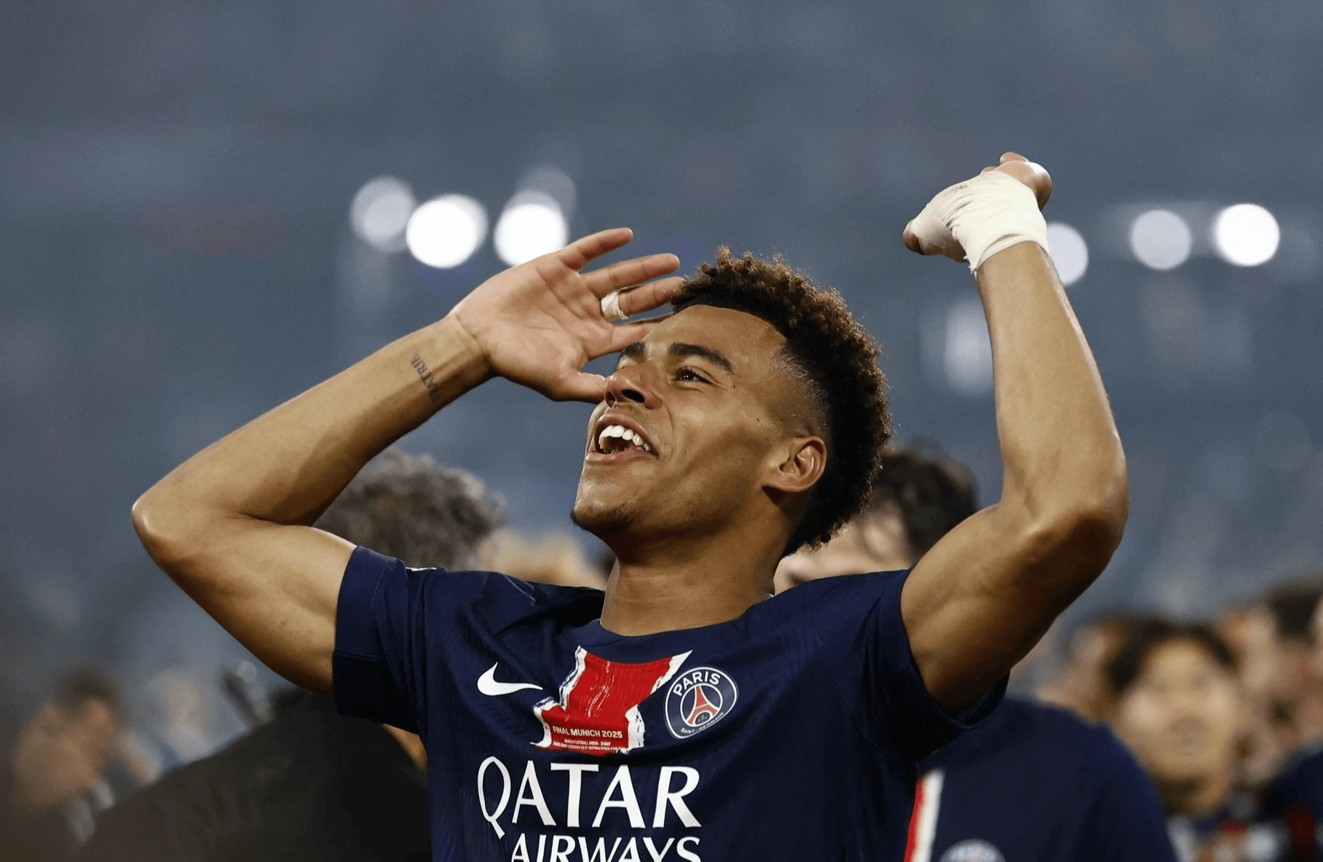  内马尔在巴黎圣日耳曼比赛中问鼎冠军，关键助攻引发热议！