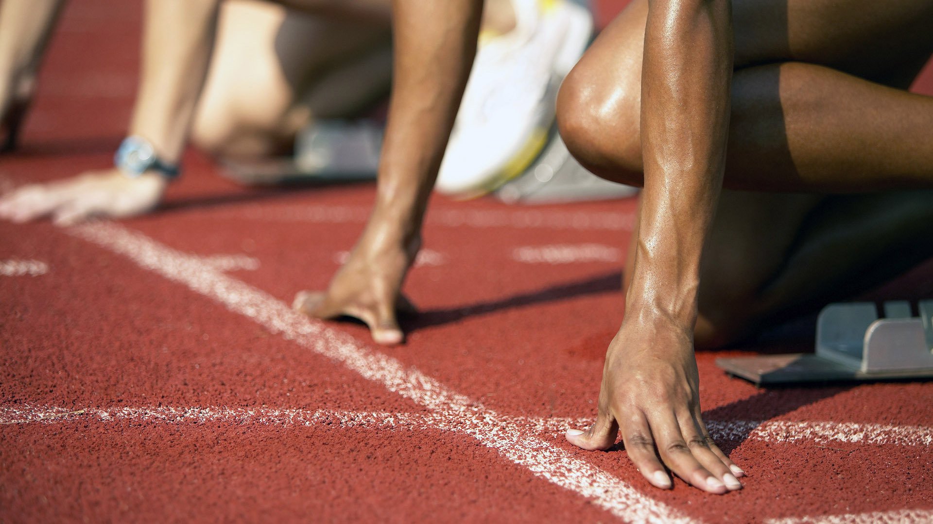 圣安东尼奥马刺首回合绝杀马德里竞技，李盈莹砍下14记关键球，全场沸腾